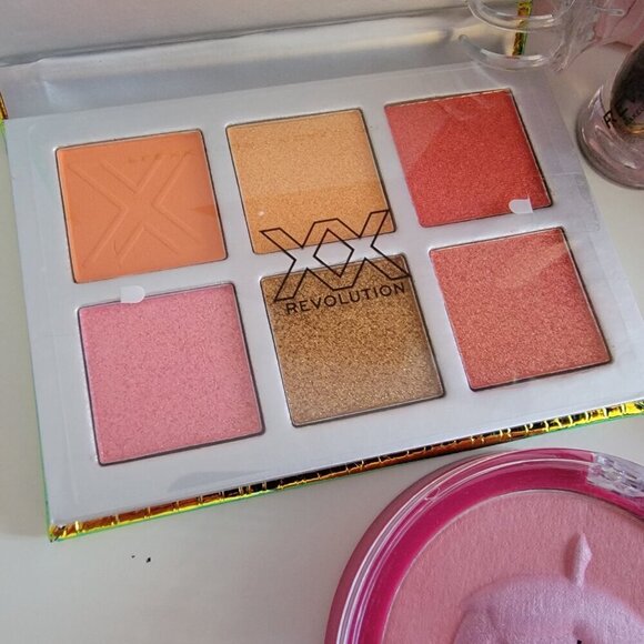 I Heart Revolution Dynamite Shadow Palette Blush, eyeshadow New - Picture 12 of 15